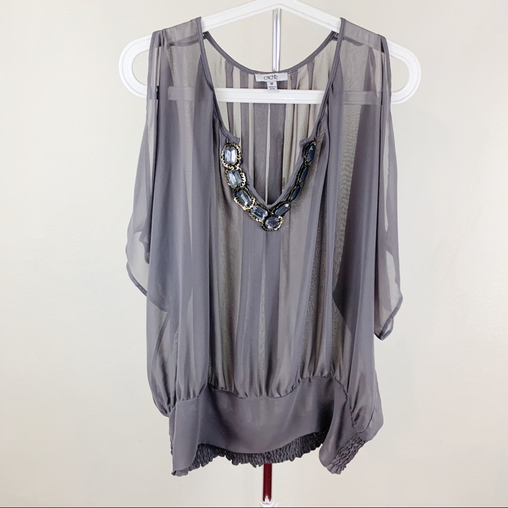 Grey Cache Top